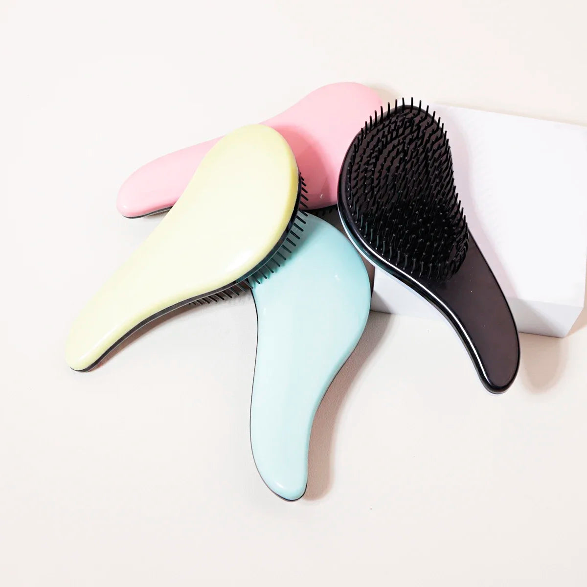Antistatic massage brush winding shower massage brush wet hair curly brush salon hairdressing tool Special for real hair wigs