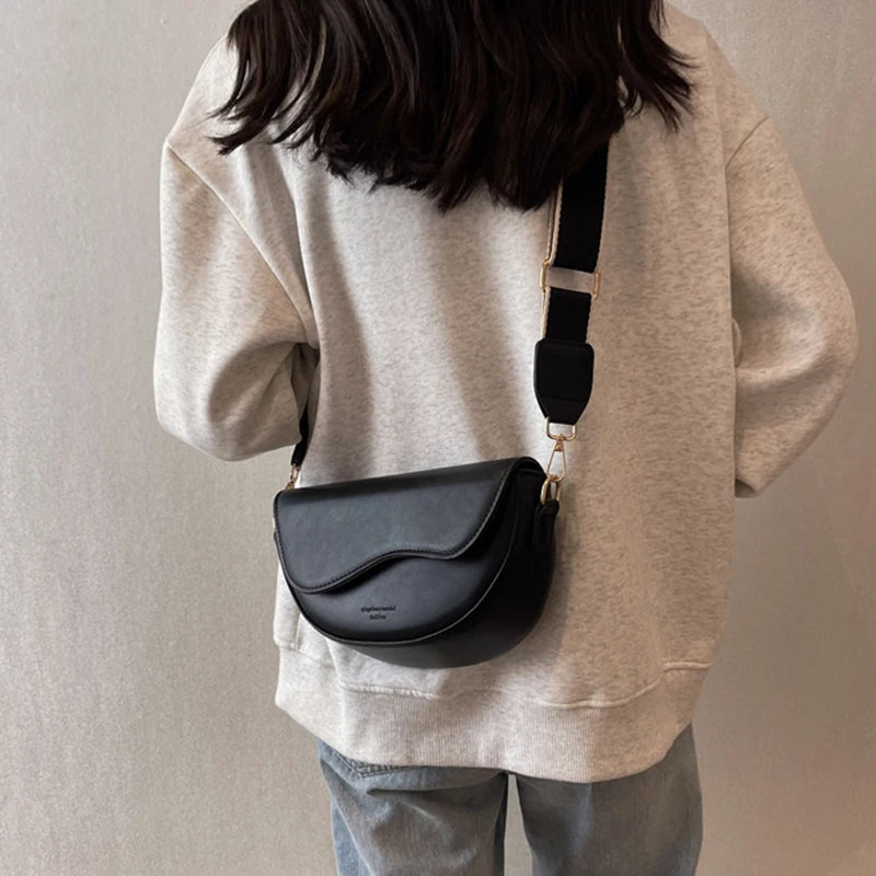 Vintage PU Leather Crossbody Bag for Women Small Saddle Shoulder Bag with Wide Strap Flap Design