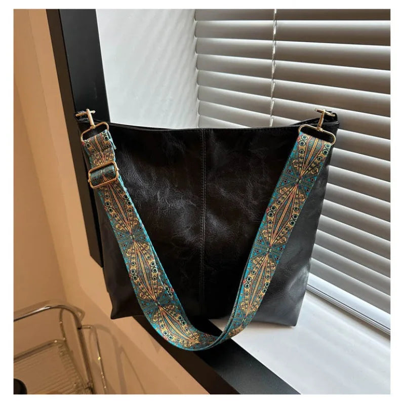 Women's retro solid color PU large capacity shoulder bag, fashionable crossbody bag, suitable for girls' daily commuting -zmt
