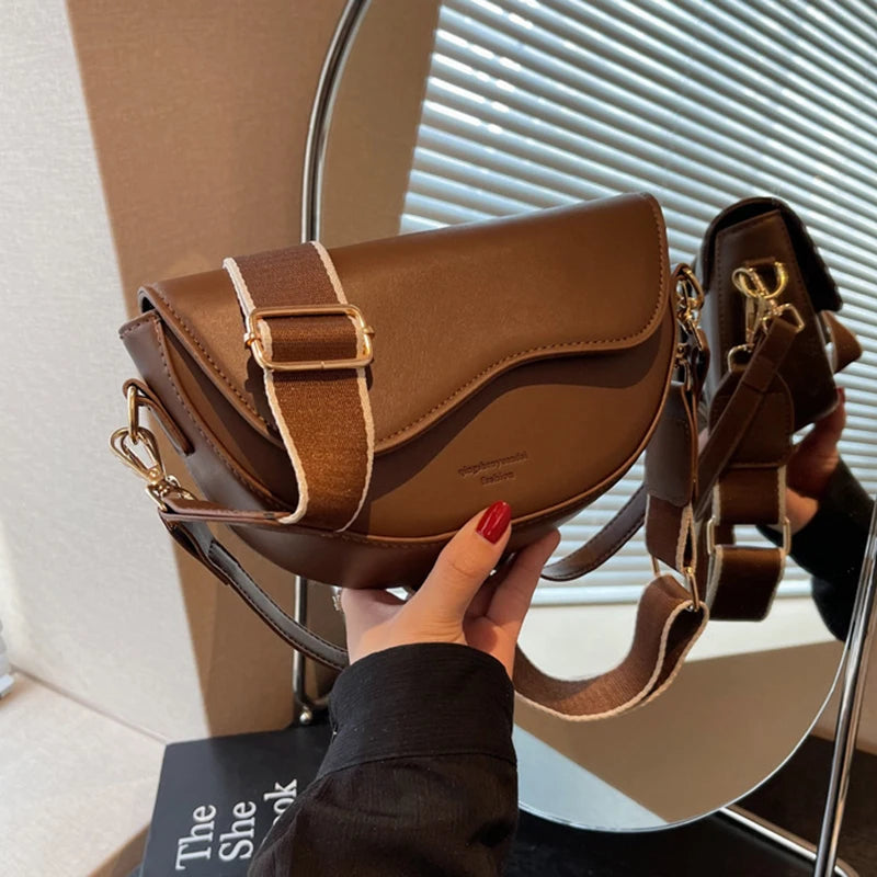 Vintage PU Leather Crossbody Bag for Women Small Saddle Shoulder Bag with Wide Strap Flap Design